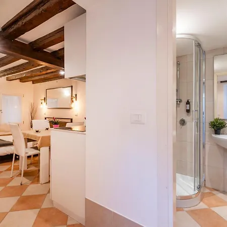 Apartment Fenix Colombina In Biennale - Your Little House *