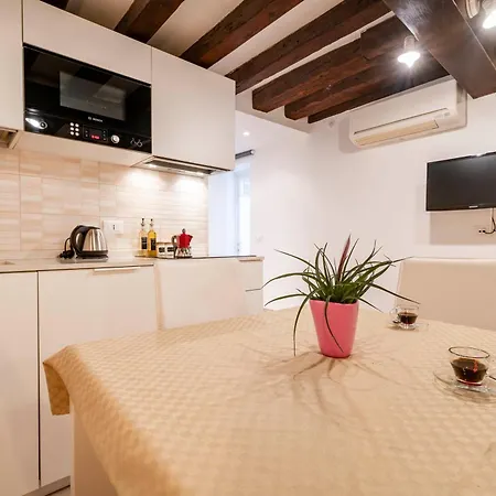 Fenix Colombina In Biennale - Your Little House *