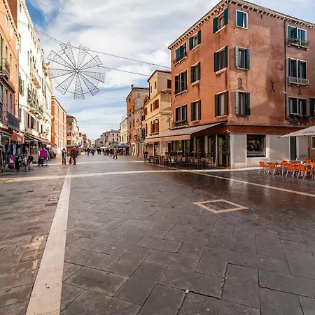 Fenix Colombina In Biennale - Your Little House شقة البندقية